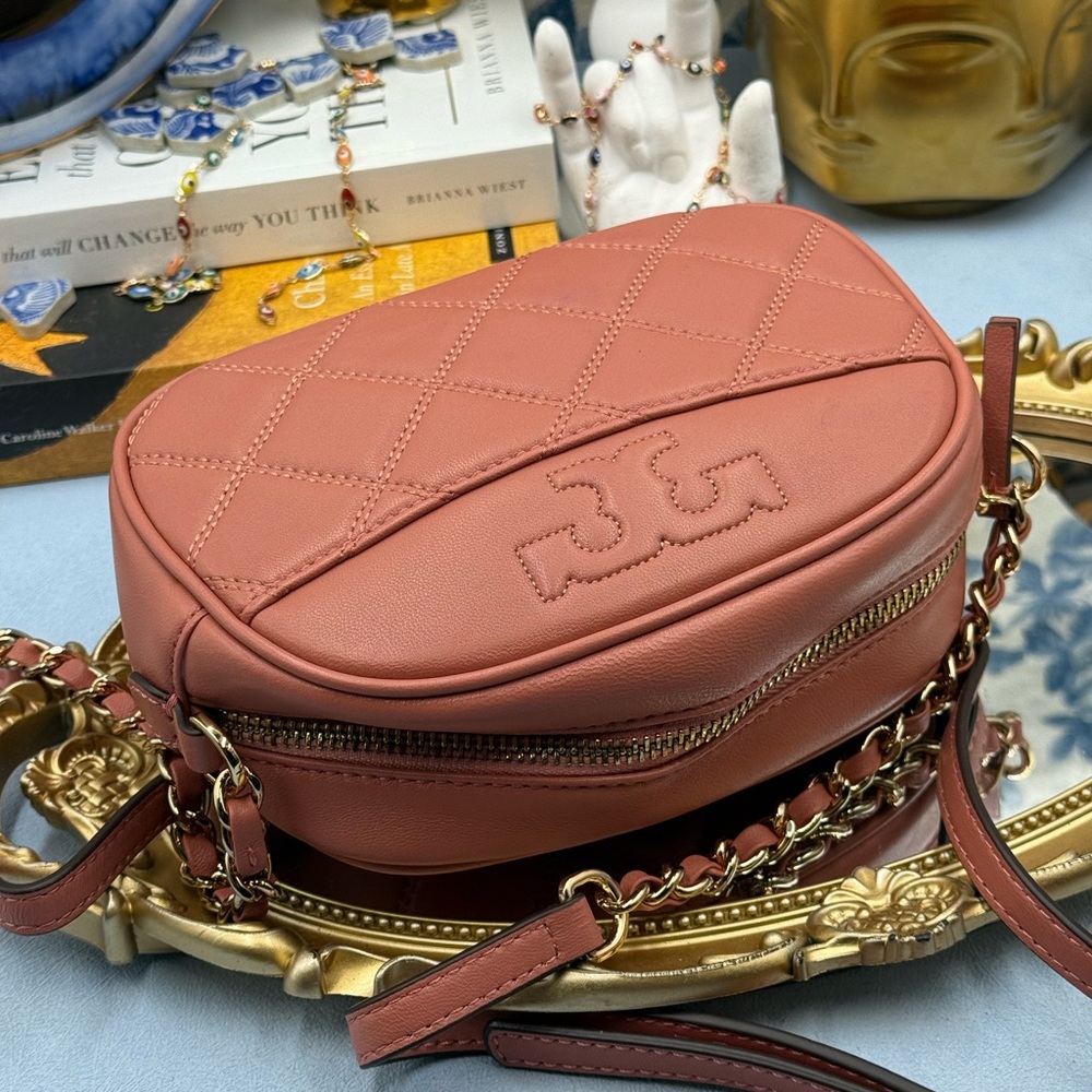 🆕 TORY BURCH 🧿 NWOT Savannah Chain Link Camera Bag, Pink Salmon AUTHENTICATED - Picture 11 of 16